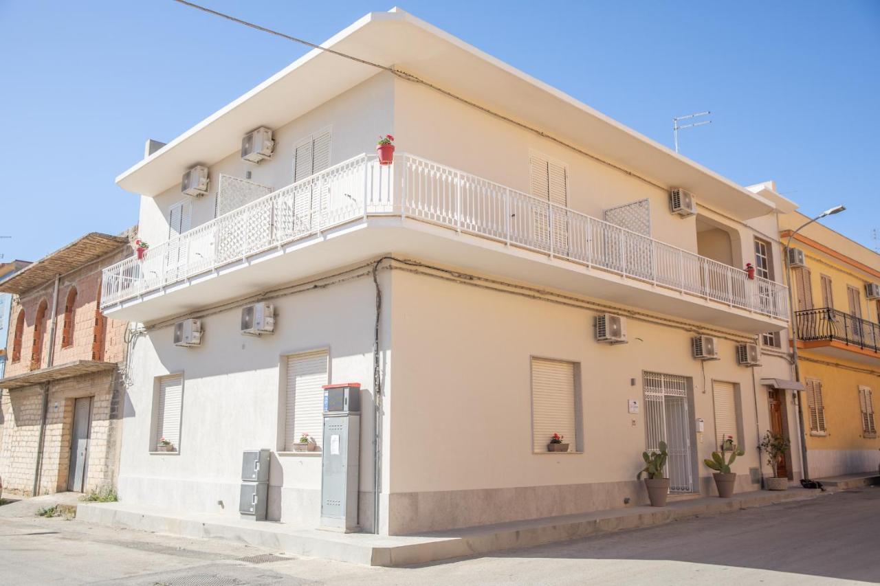 B&B Zio Luciano Avola Bagian luar foto