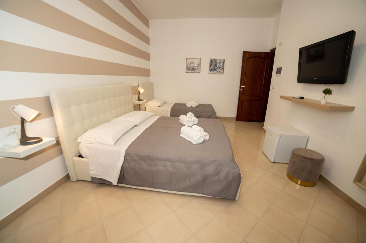 B&B Zio Luciano Avola Bagian luar foto