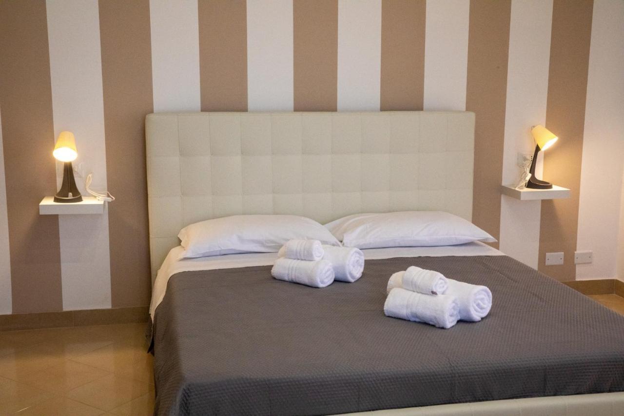 B&B Zio Luciano Avola Bagian luar foto